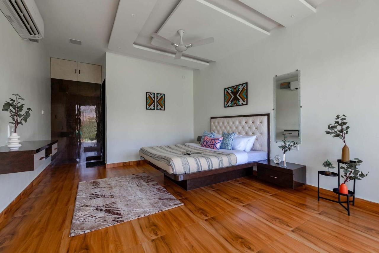 Natures Odyssey By Stayvista - Amidst Lush Greenery With Outdoor Pool And Indoor Activities Chinchavli Exterior foto